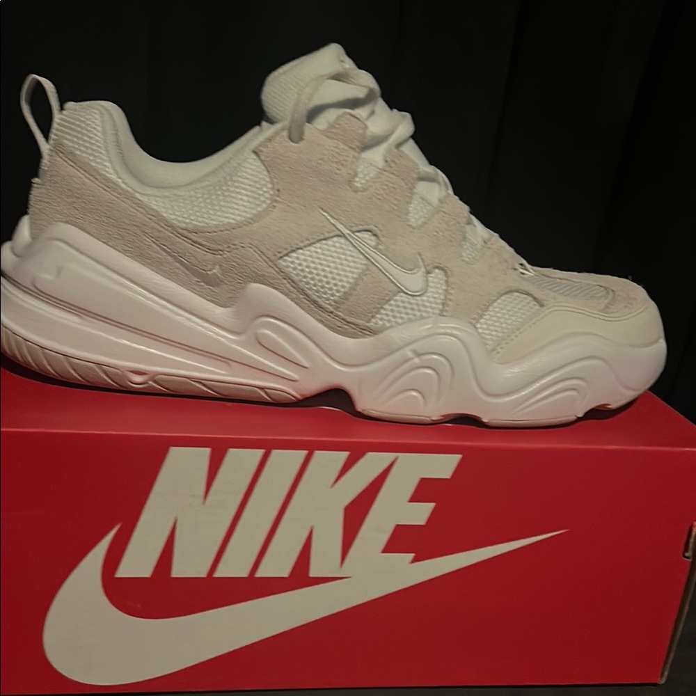 Nike Tech Hera